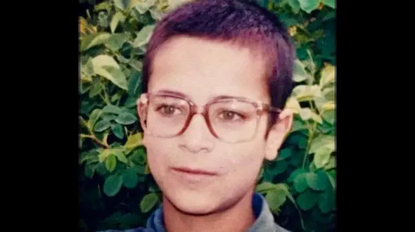  این عکس کودکی کدام بازیگر معروف است؟ عمرا بتوانید حدس بزنید !