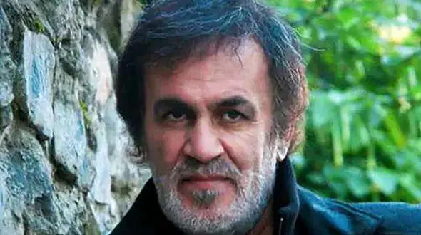 دانلود آواز باشکوه حبیب  / آهنگ  به نام من عابری گمگشته ام ...