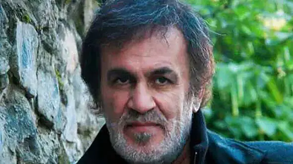 دانلود آواز باشکوه حبیب  / آهنگ  به نام من عابری گمگشته ام ...
