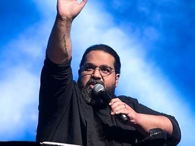 فیلم / قول مردونه‌ی رضا صادقی به شهدا + نماهنگ