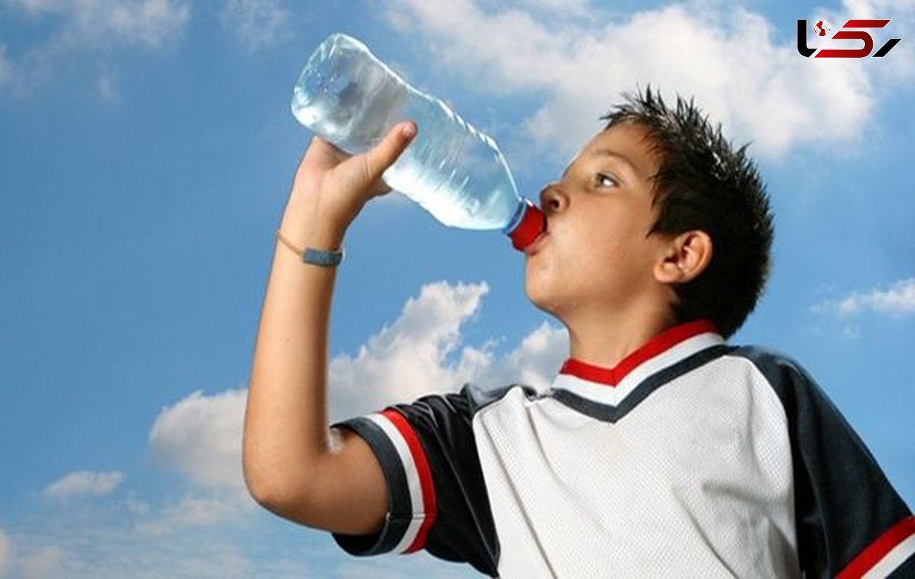 نوشیدن آب همراه غذا چاق می کند؟