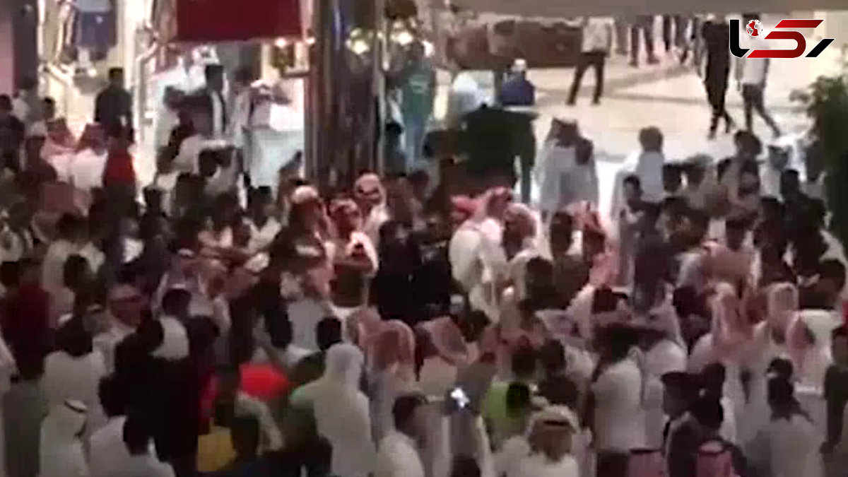 آزار 3 دختر جوان توسط چند جوان در یک مجتمج تجاری +فیلم