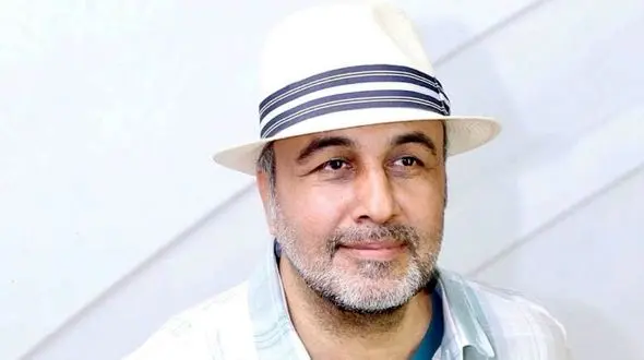 اهدای جایزه حافظ به سبک رضا عطاران+فیلم