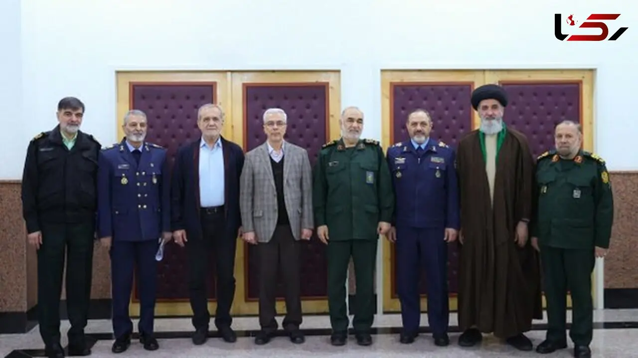 دیدار صمیمانه پزشکیان با فرماندهان عالی‌رتبه نیرو‌های مسلح