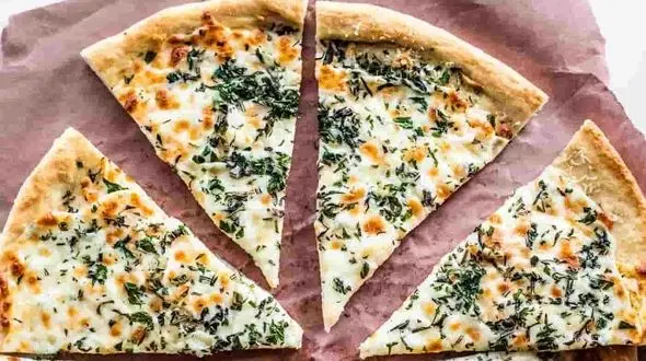 مواد لازم برای پیتزای نون سیر خوشمزه + فیلم