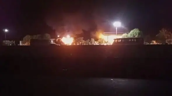  انفجار مرگبار در پمپ بنزین بمپور / 4 زن و بچه در پراید زنده زنده سوختند