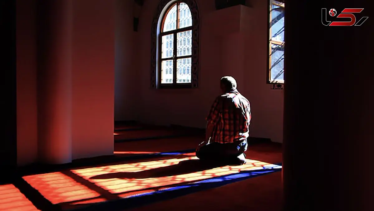 دعای روز دوم ماه رمضان با ترجمه فارسی و فضیلت‌ های بی‌ نظیر برای روزه‌داران ( ویدیو )