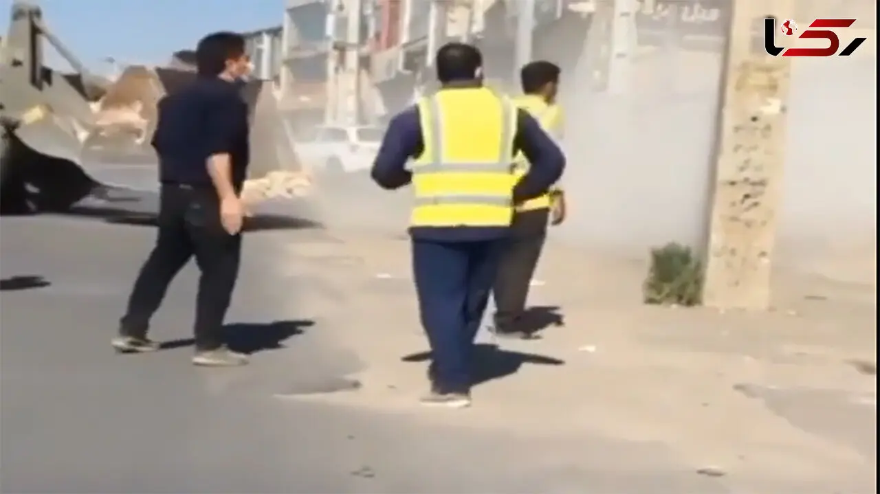 فیلم لحظه حمله ماموران شهرداری تبریز برای تخریب خانه غیرمجاز + عکس