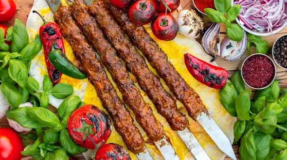 طرز تهیه کباب کوبیده خونگی و اصیل ایرانی 