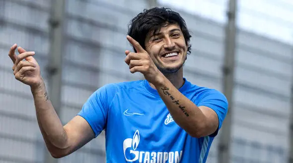 عکس/ پز جنجالی سردار آزمون با جت میلیاردی اش! 