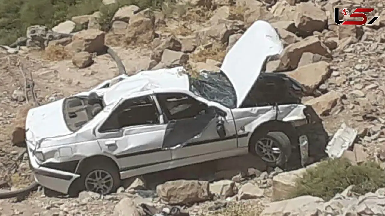 نجات معجزه‌ آسای دختر جوان پس از سقوط خودرو از روی پل