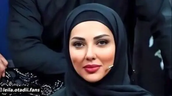 عکس«لیلا اوتادی» و «سارا خوئینی‌ها» با چادر در حرم امام رضا (ع) / سال 97