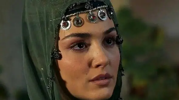 نگاهی به کیک تولد دو طبقه لاکچری و شیک هانده ارچل، کیمیا خاتون فیلم مست عشق با خلاقیت اوستا قنّاد ترکیه‌‍ای/ خاص و منحصر به فرد+عکس