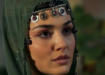 نگاهی به کیک تولد دو طبقه لاکچری و شیک هانده ارچل، کیمیا خاتون فیلم مست عشق با خلاقیت اوستا قنّاد ترکیه‌‍ای/ خاص و منحصر به فرد+عکس