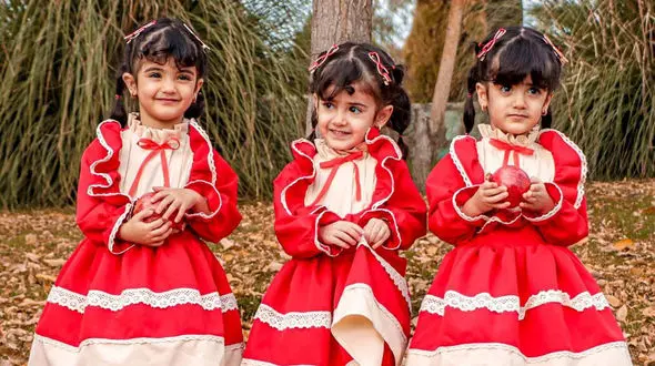 عکس های یلدایی خواهران سه قلو 