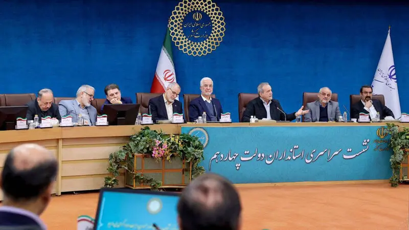  اسکندر مومنی وزیر کشور، امروز( شنبه ۱۱ اسفند ۱۴۰۳ ) در پنجمین نشست استانداران سراسر کشور در دولت چهاردهم که با حضور مسعود پزشکیان رئیس جمهور و هیات همراه در وزارت کشور برگزار شد
