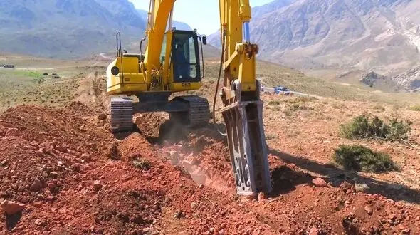 تامین پایدار آب شهر زاینده رود با احداث مخزن و خطوط انتقال جدید