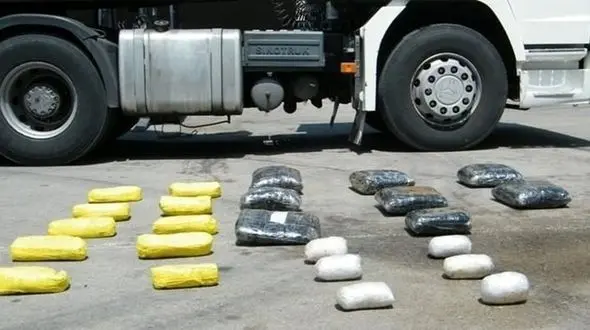 کشف ۱۶۸ کیلوگرم تریاک در کرمانشاه/ به شکل ماهرانه ای در کامیون جاسازی شده بود