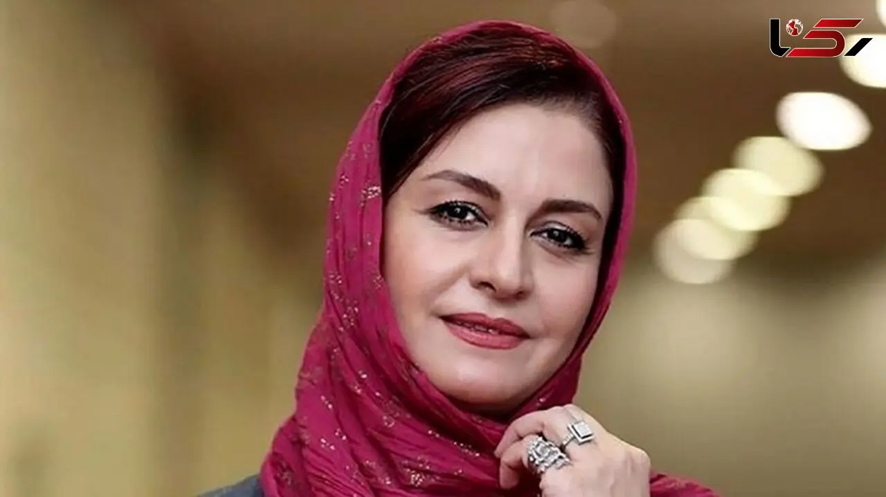 فیلم /  مریلا زارعی:  کارگردان گفت چرا با این شکل و وضع  اومدی دفترم ؟ /  گفتم تو بیای دفتر من باید ریشاتو بزنی و آستین کوتاه بپوشی؟ / آخه همینه ....