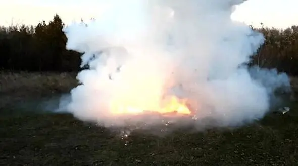 ببینید / چهارشنبه‌سوری در ایتالیا ترسناک‌تر از ایران است /انفجار مهیب در تارانتو ایتالیا + فیلم