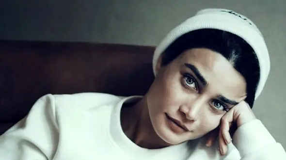 این مرد ایرانی در دوبی یک زن است ! / تینا آخوندتبار دختر بودنش را کنار گذاشت !