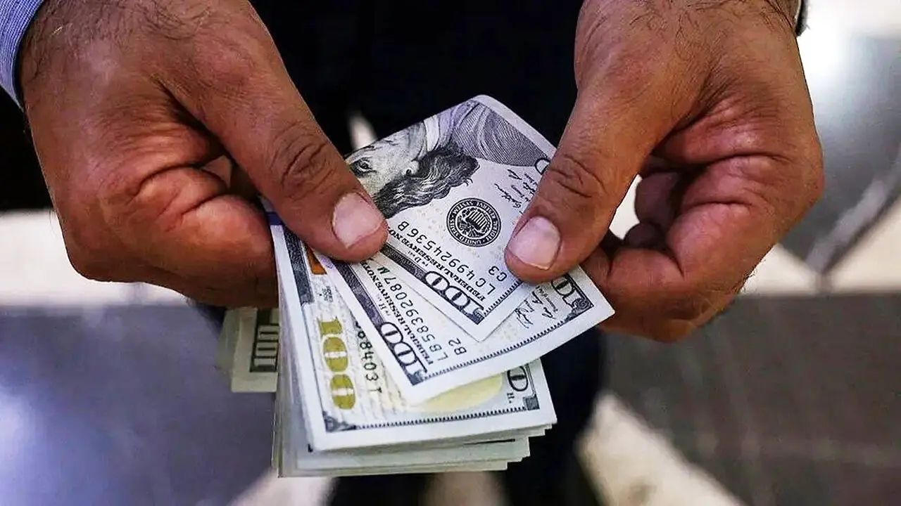 قیمت دلار امروز ۱۲ مرداد ماه در بازار چقدر است؟