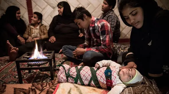 عکس ها / یادی کنیم از داماد 12 ساله کرمانی با همسر و فرزندش / عروس خانم  یکسال بعد مادر شد