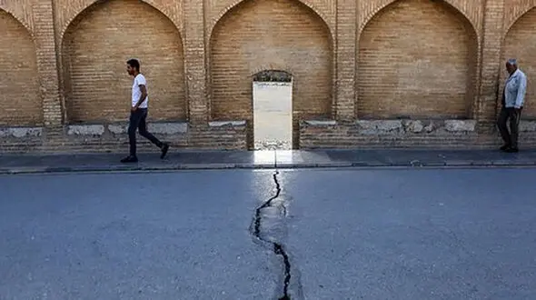 تخلیه یک شهرک مسکونی اصفهان به دلیل فرونشست