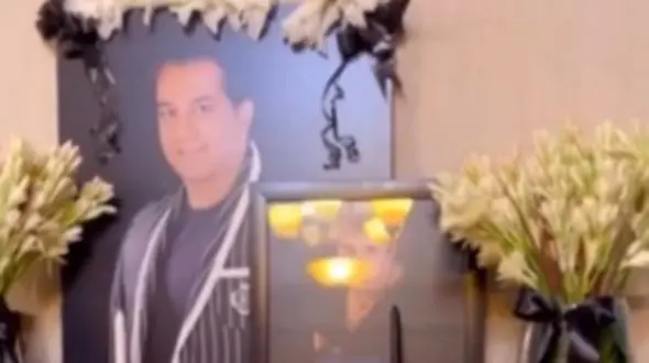 نگاهی به مراسم ختم و حجله عزای امید جهان در منزل شاهانه مادر این هنرمند با حضور اقوام درجه یک ایشان