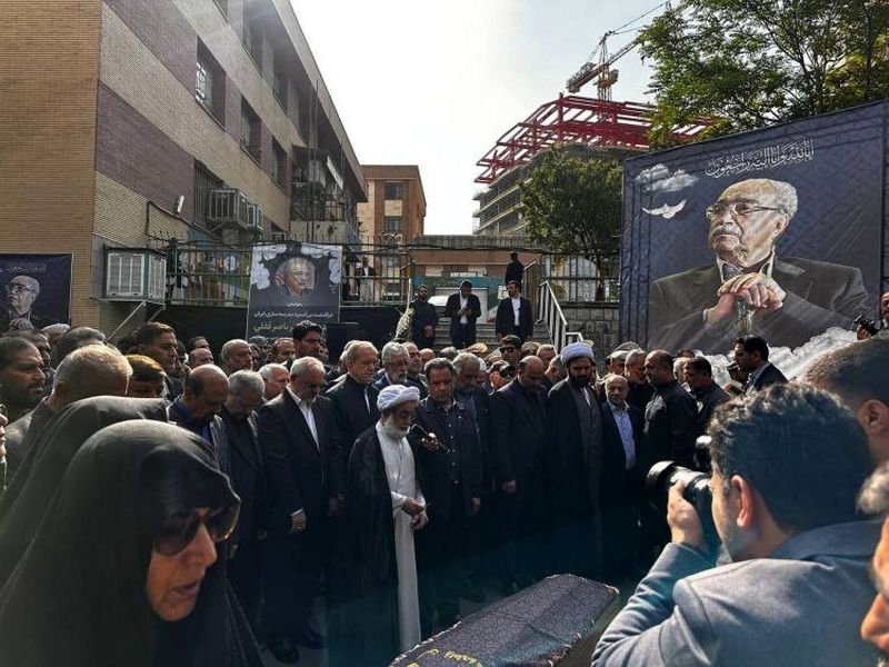 	تشییع پیکر «ناصر قفلی» خیر مدرسه ساز با حضور رییس جمهور	