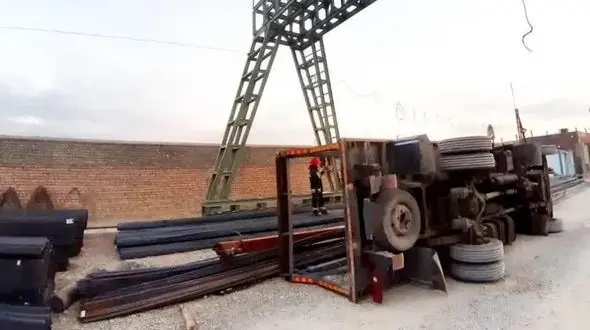 سقوط میلگرد جان کارگر اصفهانی را گرفت