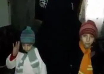فیلم اقدام تاسفبار زن وشوهر با دو دختر 7 و 9 ساله شان /  جگرتان می سوزد بخاطر بچه های بی گناه