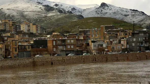 فیلم ترسناک از  سیل در سقز ! / هشدار جدی سیل در کردستان !