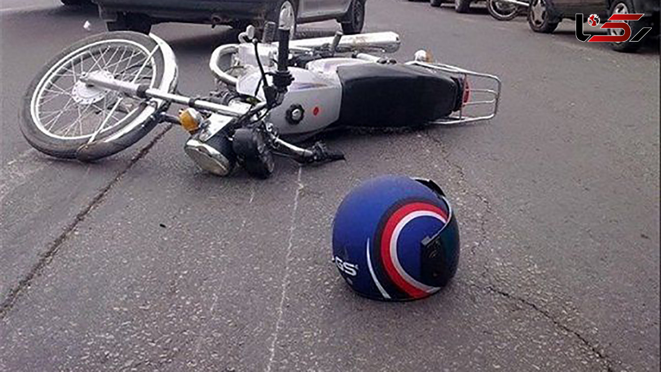 ببینید / لحظه وحشتناک تصادف پژو پرشیا با یک موتورسوار در حین حرکات نمایشی! / این فیلم حاوی تصاویر تلخ است