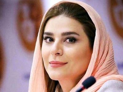 استایل جدید سحر دولتشاهی با ترکیب رنگ های  ترند امسال در 45 سالگی / چهره  کاریماتیک و شیکش را در این سن و سال ببینید