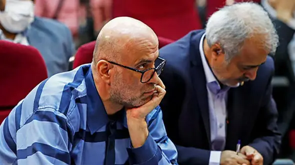 مقایسه 2 رفتار طبری و قاضی منصوری