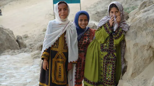 ساخت 2000 مدرسه در کشور توسط بنیاد برکت/ 996 مدرسه کانکسی و سنگی از سراسر ایران حذف شد + اینفوگرافی