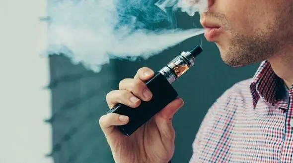 جایگزینی بدتر از بد برای سیگار / آیا از مضرات سیگار الکترونیک خبر دارید؟ + فیلم