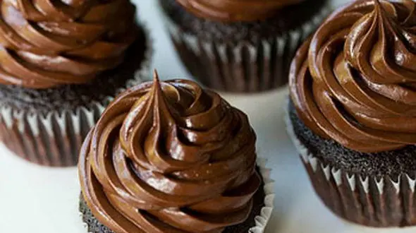 طرز تهیه کاپ کیک تمام شکلاتی، برای معتادانِ شکلات