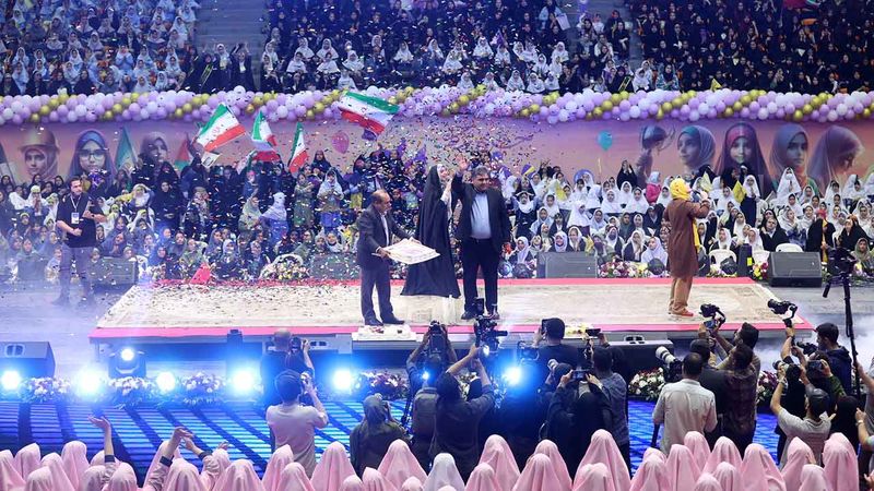 آیت الله سید ابراهیم رئیسی صبح امروز چهارشنبه در آیین گرامیداشت روز دختر و « جشن دختران آرمانی » که در مجموعه 12 هزار نفری آزادی برگزار شد
