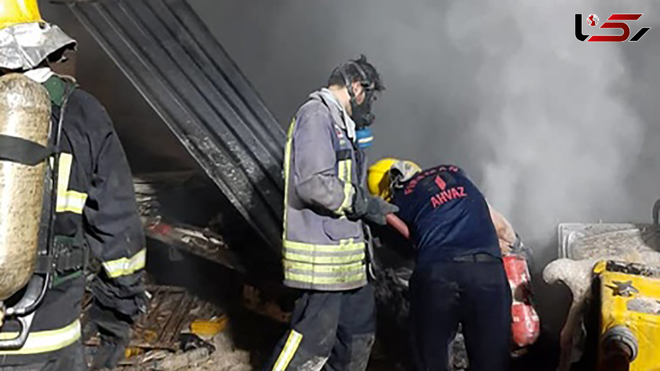 فیلم / حادثه برای 12 آتش نشان در آتش سوزی بزرگ کوی عامری اهواز + عکس