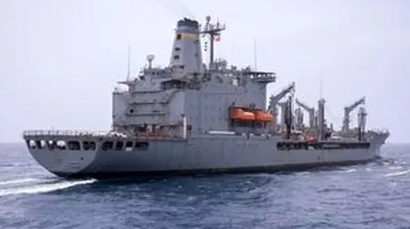 وقوع حادثه برای یک کشتی آمریکایی در آب‌ های غرب آسیا