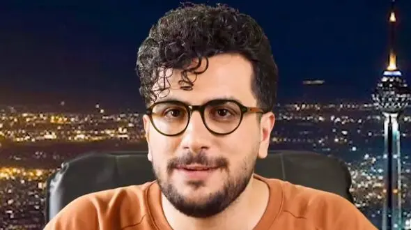 شوخی بامزه امیرحسین قیاسی با قیافه و مدل موی خودش / به خودشم رحم نکرد!