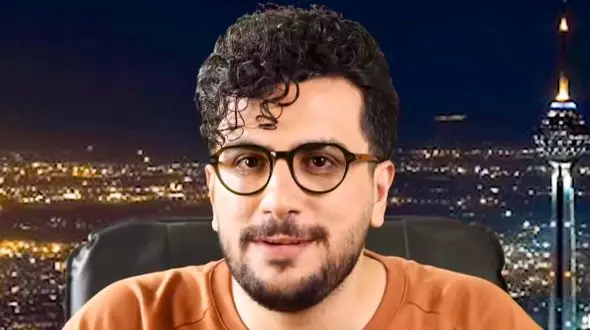 شوخی بامزه امیرحسین قیاسی با قیافه و مدل موی خودش / به خودشم رحم نکرد!