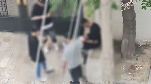 بوی گُل کشیدن جوانان، عطر ثابتِ عصر کوچه!/ زندگی در مثلثِ قمار، دلالی و مصرف گُل/ خطری که باید دیده شود + فیلم