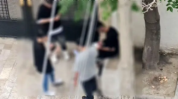 بوی گُل کشیدن جوانان، عطر ثابتِ عصر کوچه!/ زندگی در مثلثِ قمار، دلالی و مصرف گُل/ خطری که باید دیده شود + فیلم