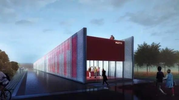 ایتالیا کارخانه ای با شیشه های رب گوجه فرنگی ساخت