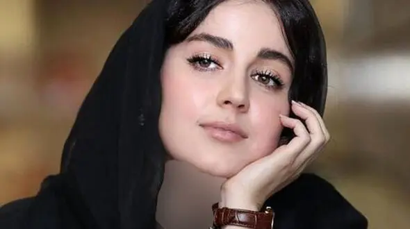 10 عکس استایل حسرت برانگیز افسانه پاکرو در 41 سالگی / نچرال ترین خانم بازیگر جذاب