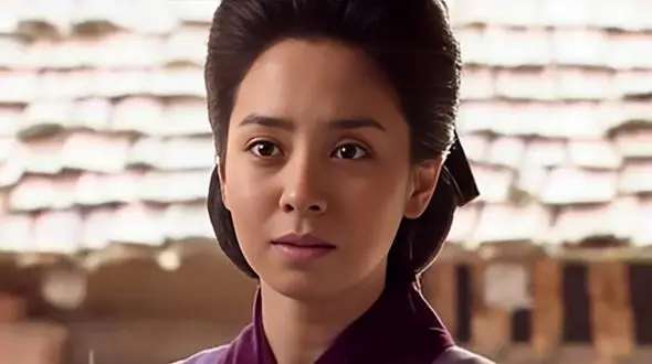 چهره ی واقعی بانو سویا جومونگ و همسر مشهورش با ژستی عاشقانه !