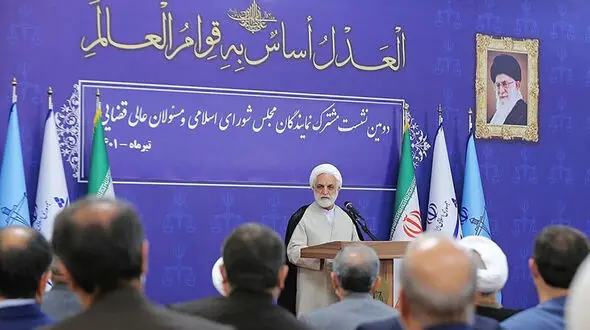 طولانی شدن روند رسیدگی به پرونده‌ها از مشکلات جدی است/ قالیباف : شجاعت را از مدیران گرفته‌ایم